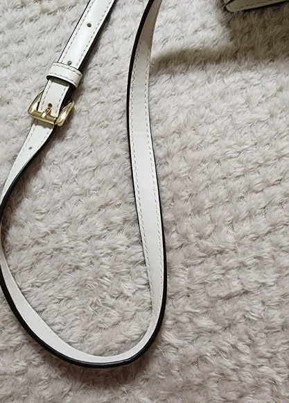 Chic Michael Kors Tan White Chain Strap Bag